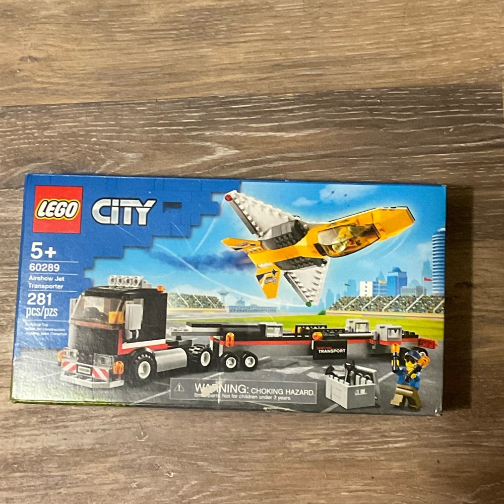 “Airshow jet transporter” lego set